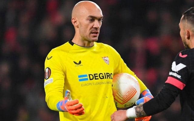 乱入ファン撃退のセビージャGK、正守護神に代わって急遽の出場だった「彼は気分が悪く、胃に問題があった」