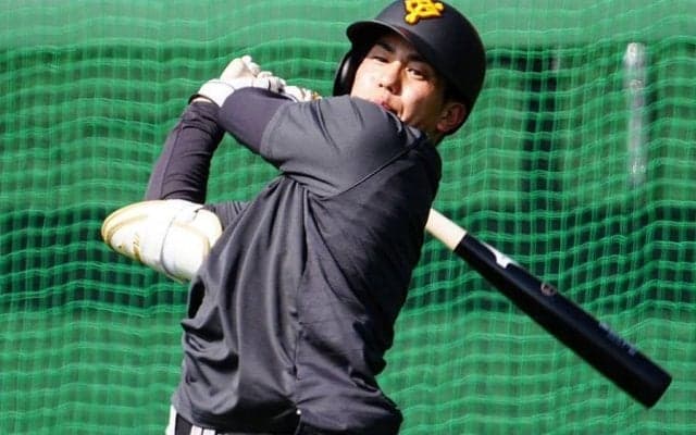 突如現れた“坂本の後継者”　爆速打球にファン戦慄「フォロースルーかっけえ」