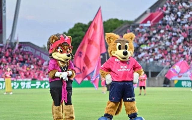 「ホンマにウマい！」C大阪マスコット・ロビーの意外な特技に称賛の声！「そっくり」「似顔絵企画とかやってほしい」