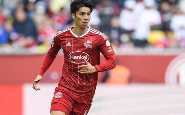 「前髪上げてるの好きー」「ヘアセット最強すぎ」田中碧のモデル姿がまたも話題に！「かっこよすぎてレッドカードです」