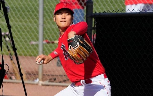 【MLB】大谷翔平“相棒争い”で23歳が存在感　「慣れる必要がある」初登板でもコンビへ