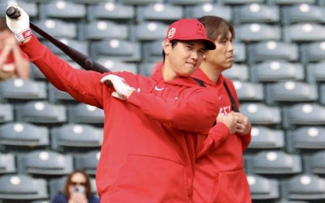 【MLB】大谷翔平、バックスクリーン越え140m弾　観客どよめき「Wow」、27日OP戦は「3番・DH」