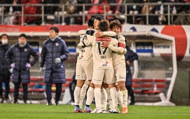 「キャプテン翼かよ」川崎・家長のオーバーヘッドアシストが「マンガのワンシーンみたい」と大絶賛！ 敗戦間際に見せたスーパープレー！