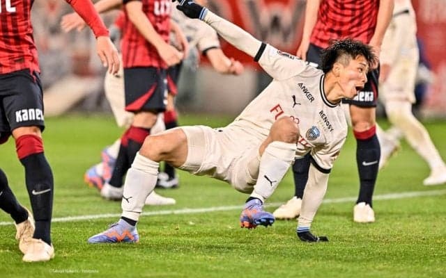 「勝ちにこだわる意思が伝わって素晴らしい」川崎の大卒ルーキーが見せた「同点ゴール直後の行動」に称賛の声！「何もできず終わった」と語る経験を糧に、勝利への決意固めていた