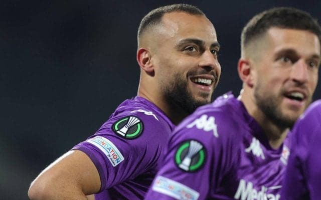 ゴールラインテクノロジー反応もVARが得点認めず…取り消されたFWは試合後にチェックパフォーマンスで揶揄