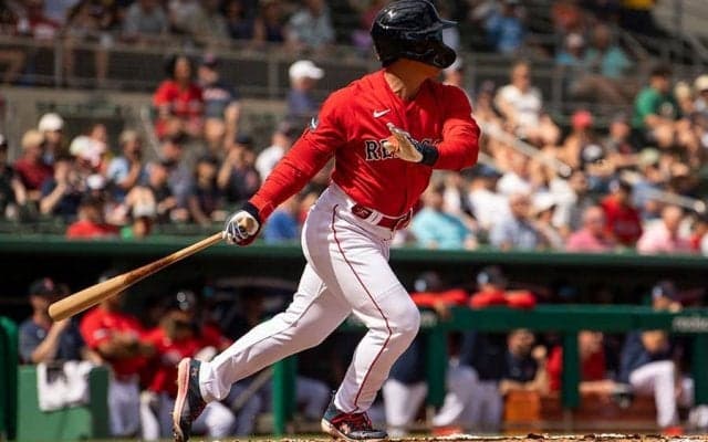 【MLB】吉田正尚、右中間二塁打で“メジャー初安打”　OP戦初打席で好結果、侍J合流へ好発進