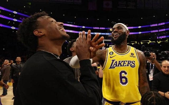 ジェームズ一家の莫大な影響力…レブロンとブロニーの共演が実現すれば球団価値は倍増か