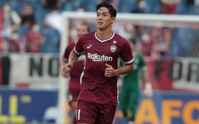 「顔ぶれが豪華すぎる」「夢みたいな2ショット」武藤嘉紀が豪華なカニを手に仲良しの2ショットを披露「これからは毎週会えるね」