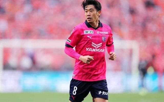 「豪華すぎる」香川真司と武藤嘉紀が「巨大ズワイガニ3ショット」公開！ J復帰のレジェンドに、「これからは毎週会えるね」と歓迎！