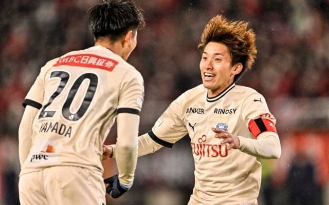 「絶対買う」「欲しすぎる…」川崎が販売を発表した「新トレーニングウェア」が大反響！ 鮮やかなブルーが映える、話題のデザイン