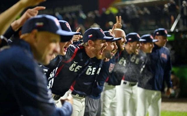 「不正も盗塁も見逃さない」謎の侍ライバル…“大使館”の選手紹介が「面白すぎる」