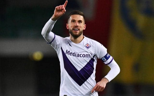 倒れた相手を心配していたらFKを決められた…イタリア代表DFの機転が生んだ驚きのゴール