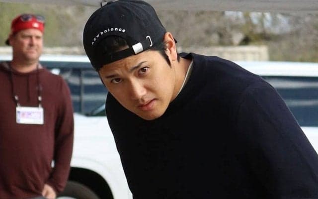 【MLB】洗練された“寝巻き”の奇跡「やさぐれ感がカッコいい」　大谷翔平の最高出勤コーデ決定