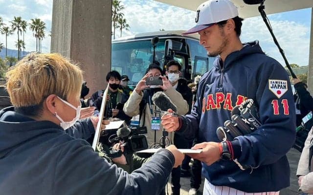 ダルビッシュが“サイン転売問題”に私見「書けるだけ書いて、本当に欲しい人に」