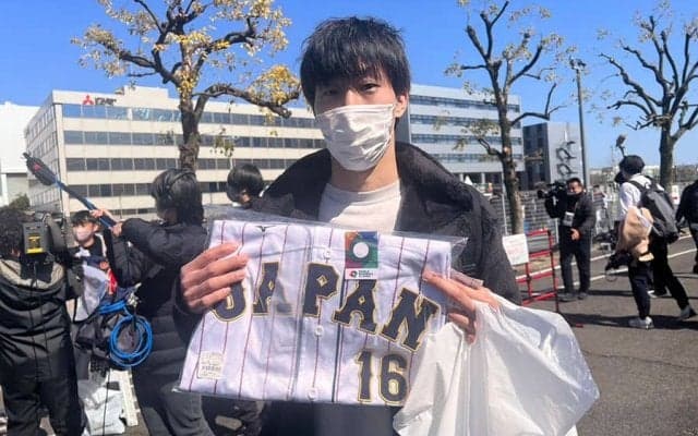早朝4時半で大谷グッズ求めて行列100人　名古屋で狂乱争奪戦「買えるかなと不安で…」