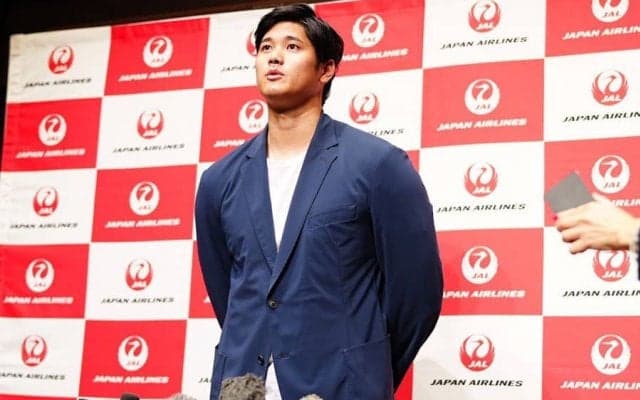 大谷翔平見たくてドーム前に大群衆　警官配置の厳戒態勢も…ファン気づけず“肩透かし”