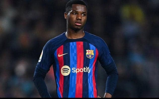 不運とはいえ…ファティ、味方の決定機阻止に非難囂囂「10番にふさわしくない」「守備は素晴らしかった」