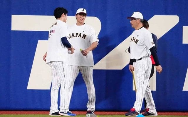 大谷翔平がいきなり抱きついて「じゃれあう」　可愛すぎる“愛情表現”が「羨ましい」