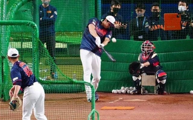 「天井ぶち破りそう」　大谷翔平、衝撃“5階席弾”にファン騒然「怪物すぎる」