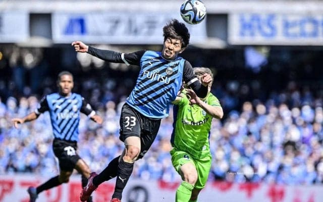 「更にカッコ良くなってた」川崎FWダミアンが等々力の突如の来場で歓喜の声！ 21年MVPの元ブラジル代表が昨年8月に負傷も、久々にサポーターに姿見せる