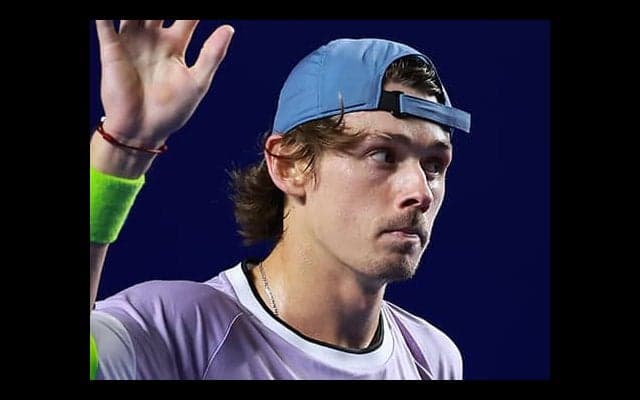  デ ミノー逆転で決勝進出 