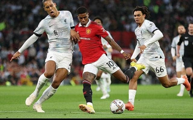 【プレミア注目プレビュー】リバプールvsユナイテッドの名門対決！　絶好調の赤い悪魔は7年ぶりのダブル狙う