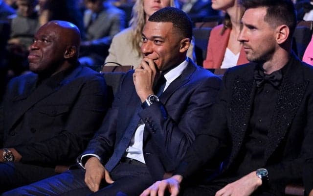 PSGが201ゴールのムバッペをド派手に祝う！クラブ最多得点者となった24歳をメッシらも祝福