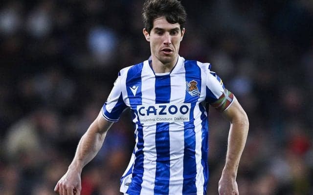 ソシエダが生え抜きDFエルストンドと2026年まで契約延長、今季27試合出場も現在は離脱中「夢を実現し続けられる」