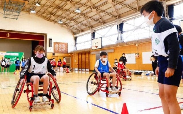 学年を越えて絆を深めた、全員参加型のパラスポーツ運動会