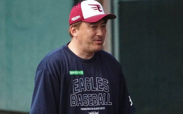 楽天・石井一久監督の背番号が「16」に変更　「99」から現役時代と同じ番号に