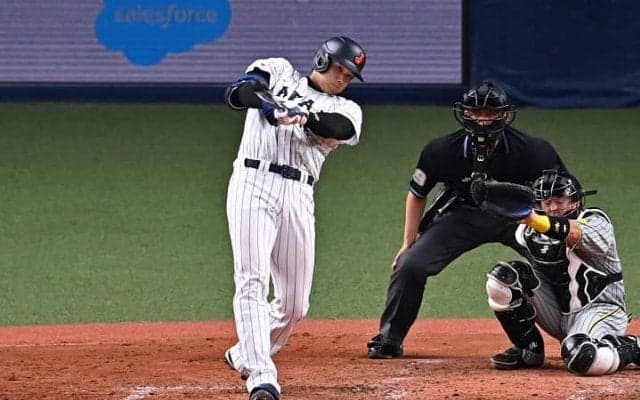 侍ジャパン、大谷翔平の“膝つき弾”に海外記者も興奮！「太陽系で最も優れたプレーヤーだ」