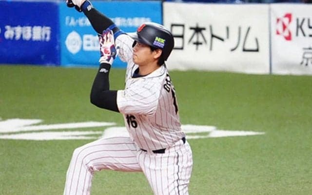 大谷翔平の「馬鹿げた一発」　“膝つき弾”は米にも衝撃「完全にボールを破壊した」