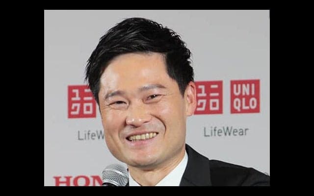  ITF会長、国枝に記念品贈呈 