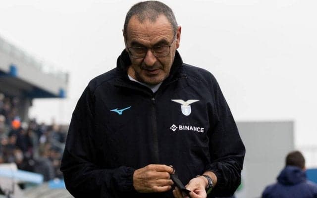 「練習中でもタバコ吸ってんのか」サッカー界きっての“愛煙家”サッリ監督の指導姿が反響！1日60本吸うことで話題