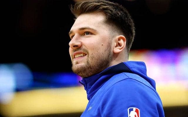 左太ももの痛みでペリカンズ戦を途中退場したドンチッチ…MRI検査では“異常なし”