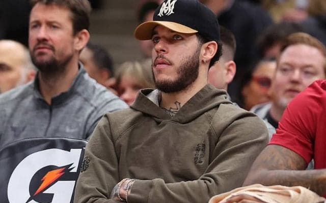 左ヒザの違和感に悩まされるロンゾ・ボール…今季全休のPGに3度目の手術の可能性が浮上