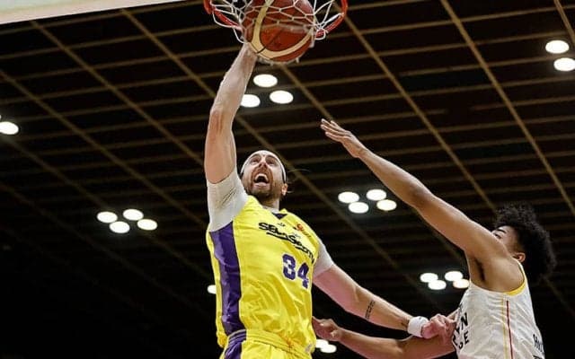 後半ペースをつかんだSR渋谷が群馬を振り切る…ケリーを筆頭に4名が2ケタ得点