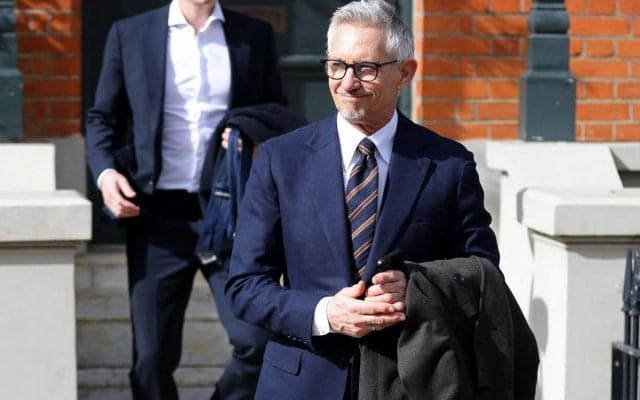 政府批判の元Jリーガーが番組降板…反対するプレミアの選手・監督が『BBC』の出演拒否、解説者らも不在で11日は放送へ