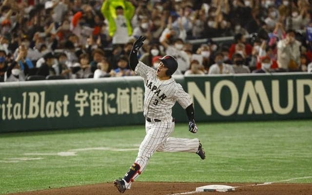 【WBC】侍ジャパン、牧秀悟が今大会“第2号”　大谷翔平の代打でレフトスタンドへ叩き込む