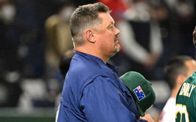 まさかの息子が“同伴”会見　豪州監督の父へ「職務を全うして」愛ある激励