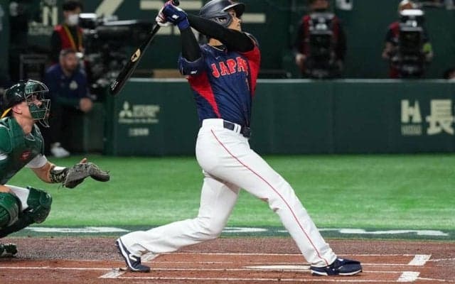 大谷翔平、看板直撃の特大3ランに「しっかり振り抜けた」　WBC初アーチに球場熱狂