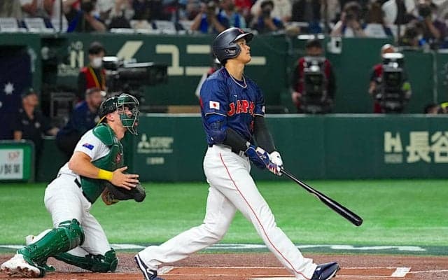 【WBC】「米国では見られない光景」大谷翔平の“第1号”ボール、ファン同士で共有する日本人に米アナリストが関心
