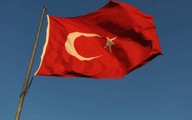トルコのクラブ、アウェイゲームからの帰りにチームバスが横転する事故…選手13名が負傷し2名が手術も死者はなし「幸いにも…」