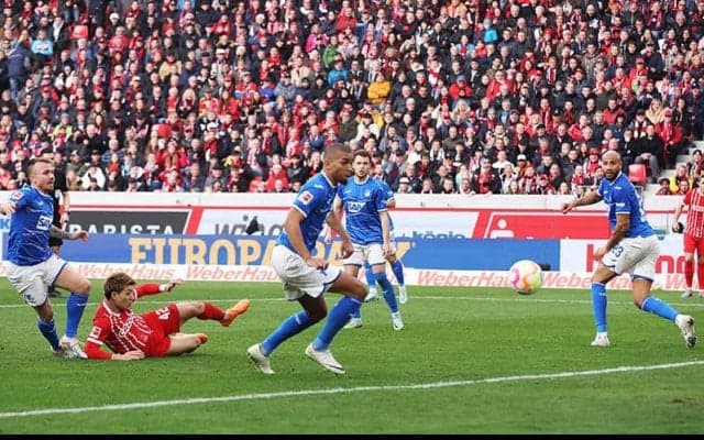 堂安が決勝点、フライブルクがホッフェンハイムに競り勝って3戦ぶり白星《ブンデスリーガ》