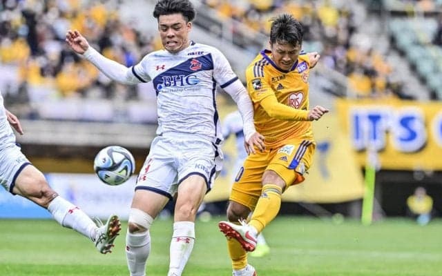 【J2「混迷」】仙台、いわきDFの「絶妙ヘディングゴール」に黒星！遠藤康が語った“反省”と郷家友太の“決意”「僕らは勝ちしか許されないクラブ」(2)