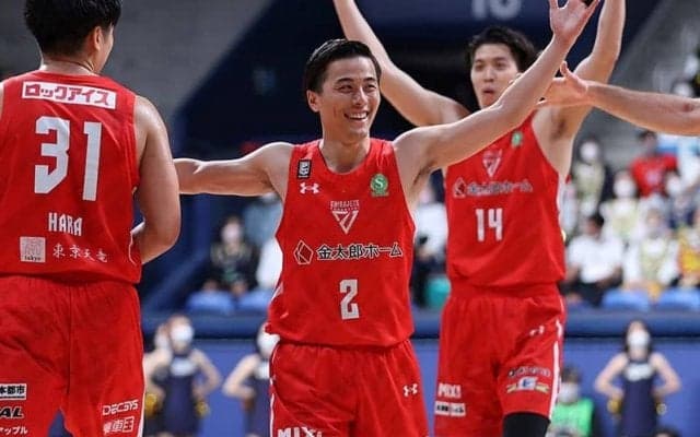 4年ぶり4度目の天皇杯を制した千葉J…パトリック新体制での初タイトルに富樫は「すごくうれしいです」