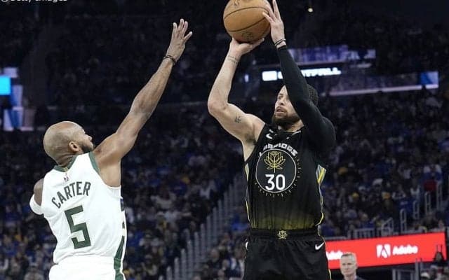 バックス戦で逆転勝利の主役を演じたカリー「自分たちにはできるんだという信念がある」