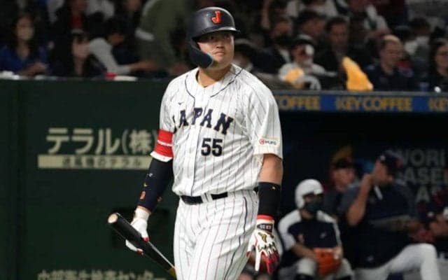 村上宗隆の“4番外し”の劇薬は？　打率.143＆0HR…栗山監督が迫られる決断