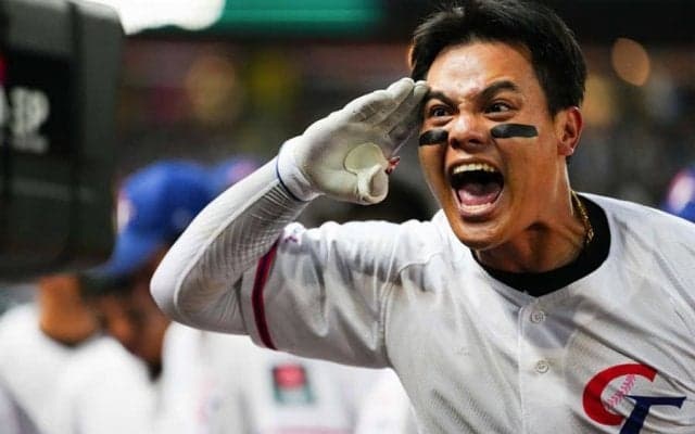 グラウンドで号泣した“唯一のMLB戦士”が「誇り」　大谷に並んだ躍動にファン喝采