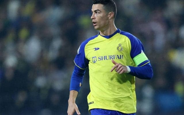 「38歳の赤ちゃん」「この試合のハイライト」ブチ切れC・ロナウドが主審に怒りを露わに…HTにイエローカード「サウジアラビアに何をしにきたの？」